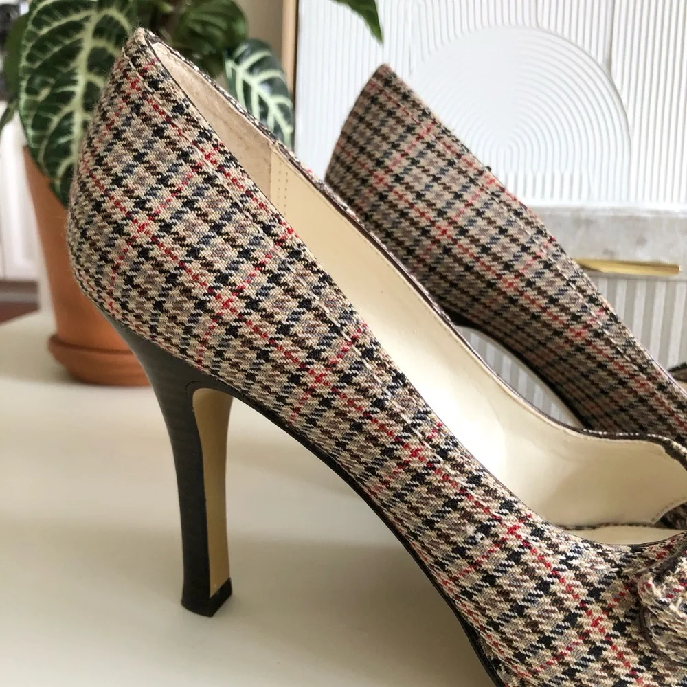 AK Anne Klein Plaid Houndstooth Heel Pump Brown Tan Gold Brass hardware size 6.5 - Picture 7 of 16